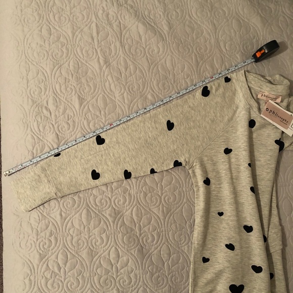 comfy sweatshirt, gray w/black hearts, phi… - Picture 12 of 12